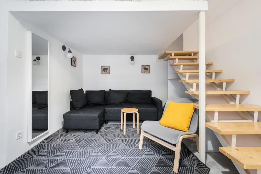 Stylish In The Center Apartment *